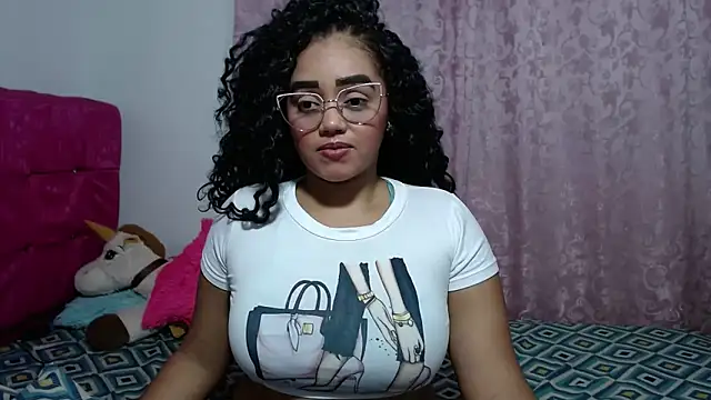 kiara milf  online show from November 2025 12:32:02 AM