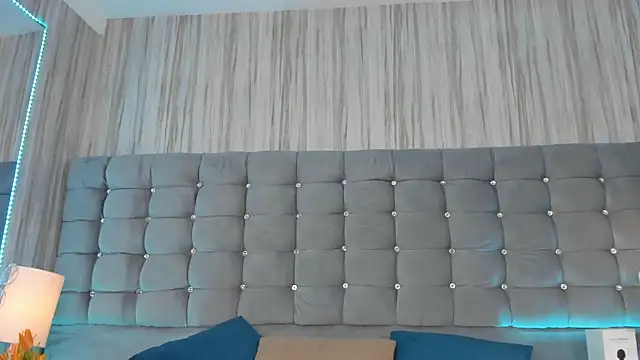 Poacahontasfg online show from November 2025 04:00:01 AM