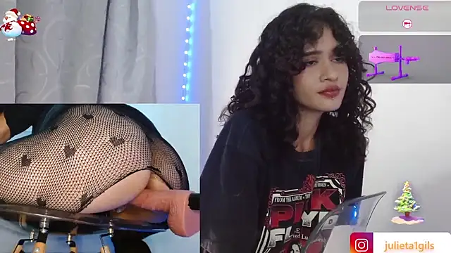 Snapshot of Juliet_dolce chatting on December 2024 01:37:02 AM Juliet dolce online show from December 2024 01:37:02 AM