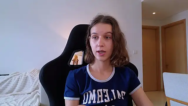 Snapshot of VanessaBayer2 chatting on December 2024 04:48:02 AM VanessaBayer2 online show from December 2024 04:48:02 AM