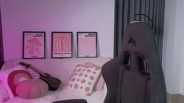 Snapshot of VanessaBayer2 chatting on October 2025 02:15:01 AM VanessaBayer2 online show from October 2025 02:15:01 AM