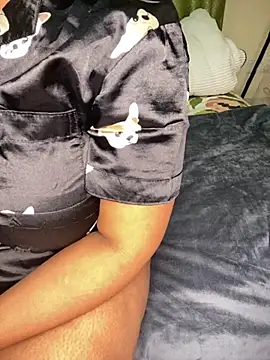 nur lin online show from October 2025 05:36:02 PM