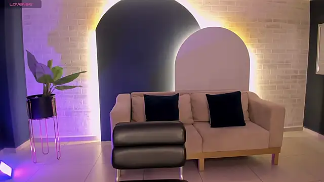 DonnaStonne online show from September 2025 03:31:01 AM