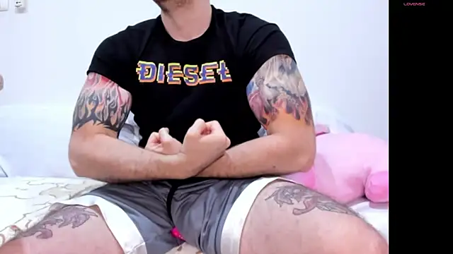 Snapshot of JayXCee_Official chatting on December 2024 03:36:02 PM JayXCee Official online show from December 2024 03:36:02 PM