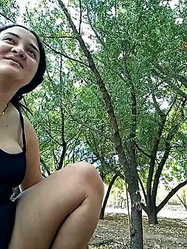 Liancy online show from October 2025 07:44:01 PM