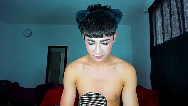 Snapshot of DavidfullOFlove chatting on February 2025 06:04:01 PM DavidfullOFlove online show from February 2025 06:04:01 PM