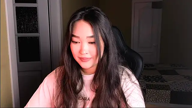 Erica Wayne online show from February 2025 01:44:01 PM