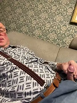 Snapshot of oldgayman chatting on October 2025 04:53:02 AM oldgayman online show from October 2025 04:53:02 AM