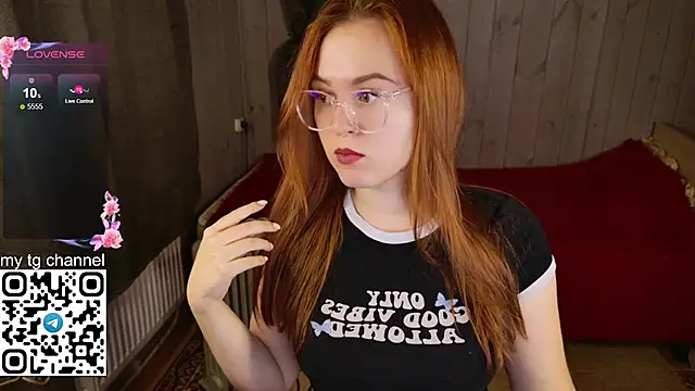Snapshot of Lila_Pitt chatting on January 2025 05:51:02 PM Lila Pitt online show from January 2025 05:51:02 PM