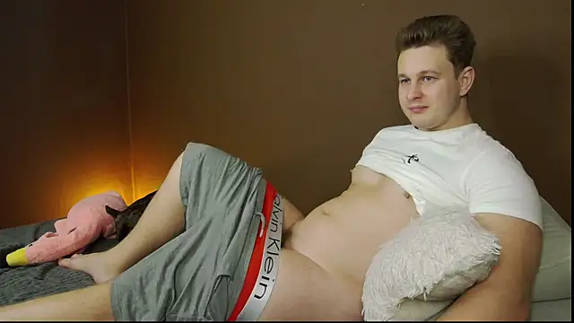 Snapshot of charlie_smiley chatting on October 2025 01:33:02 AM charlie smiley online show from October 2025 01:33:02 AM