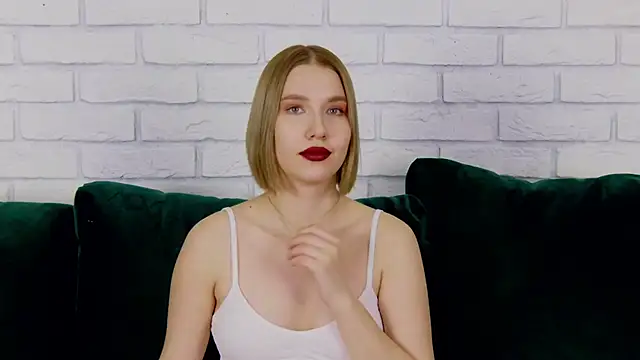 LiliLinn online show from February 2025 12:29:01 PM