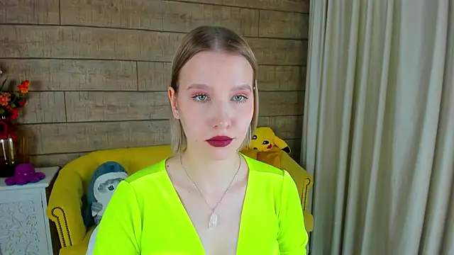 LiliLinn online show from February 2025 07:42:02 AM