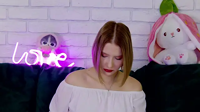 LiliLinn online show from March 2025 05:00:02 AM