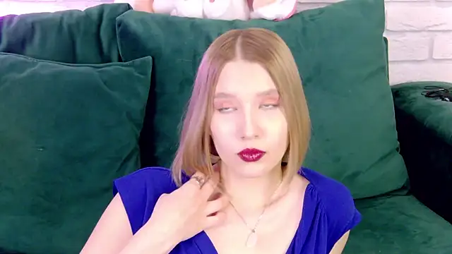 LiliLinn online show from March 2025 11:18:02 AM