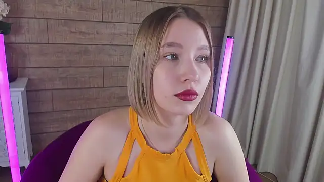 LiliLinn online show from March 2025 11:08:02 AM