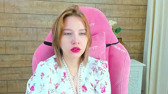 LiliLinn online show from September 2025 04:23:02 AM