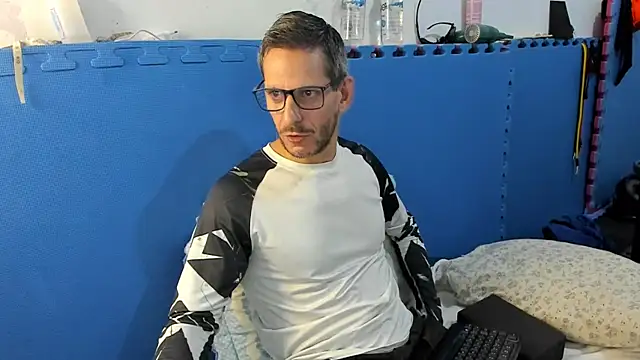 Snapshot of Samurayjiu chatting on September 2025 11:42:01 PM Samurayjiu online show from September 2025 11:42:01 PM