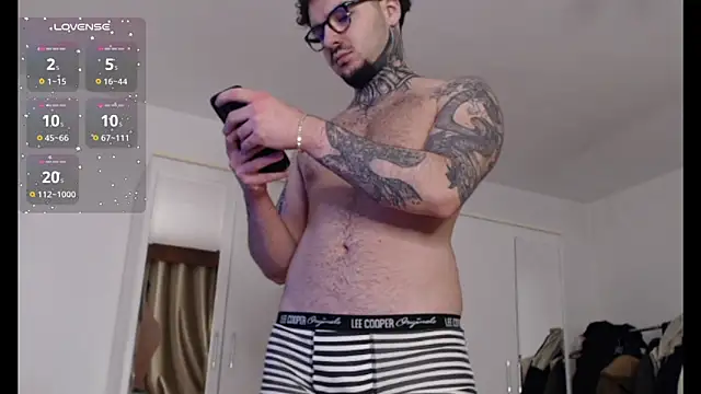 Snapshot of TattedCurls chatting on February 2025 02:42:02 AM TattedCurls online show from February 2025 02:42:02 AM