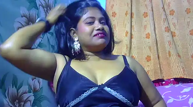 Snapshot of sexy_roma chatting on February 2025 05:30:02 PM sexy roma online show from February 2025 05:30:02 PM