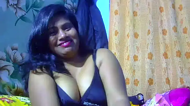 Snapshot of sexy_roma chatting on February 2025 06:41:02 PM sexy roma online show from February 2025 06:41:02 PM