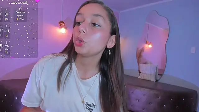 Snapshot of katy_sweet19 chatting on October 2025 06:28:02 PM katy sweet19 online show from October 2025 06:28:02 PM