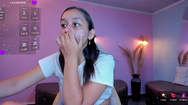 Snapshot of katy_sweet19 chatting on November 2025 06:07:01 PM katy sweet19 online show from November 2025 06:07:01 PM