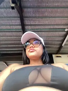 Snapshot of ElaEndez_ chatting on January 2025 10:28:02 PM ElaEndez online show from January 2025 10:28:02 PM