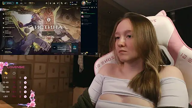 Snapshot of MoonlishSiren chatting on September 2025 08:35:01 PM MoonlishSiren online show from September 2025 08:35:01 PM