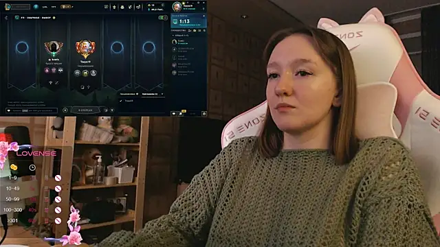 Snapshot of MoonlishSiren chatting on November 2025 09:13:01 PM MoonlishSiren online show from November 2025 09:13:01 PM