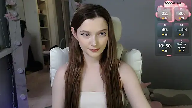 White kitty01 online show from January 2025 01:46:01 PM