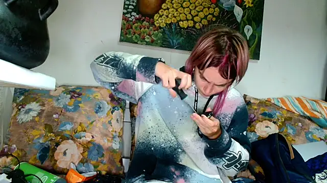 Sophie Bell online show from October 2025 05:32:02 PM