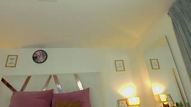 Snapshot of KendalMilleer chatting on February 2025 01:13:02 AM KendalMilleer online show from February 2025 01:13:02 AM