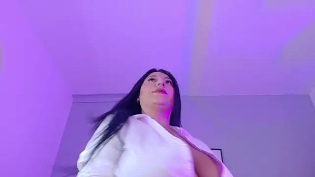 Snapshot of KendalMilleer chatting on October 2025 10:24:01 AM KendalMilleer online show from October 2025 10:24:01 AM