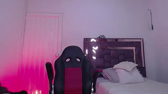 Snapshot of alejandrafitt chatting on September 2025 01:49:02 AM alejandrafitt online show from September 2025 01:49:02 AM