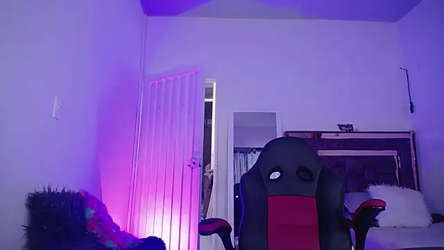 Snapshot of alejandrafitt chatting on October 2025 09:25:02 PM alejandrafitt online show from October 2025 09:25:02 PM