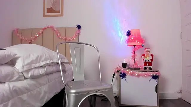 VioletPaket online show from December 2024 01:19:02 PM