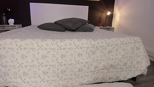 VioletPaket online show from January 2025 08:44:01 PM