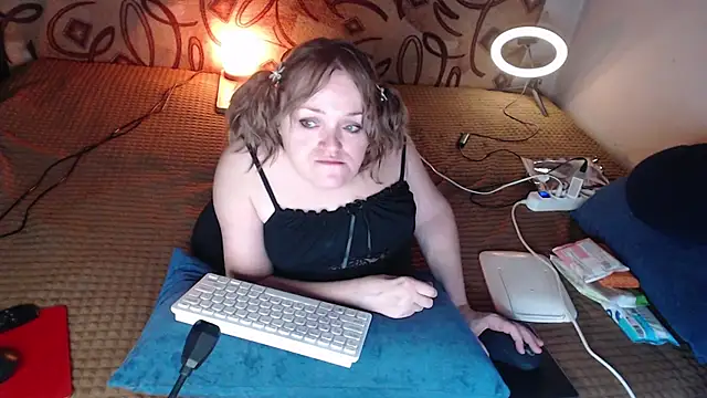 MiniNatalie online show from January 2025 01:57:02 PM