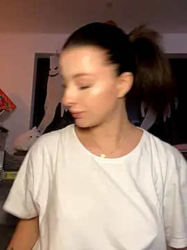 Snapshot of Mia-Minou chatting on October 2025 08:42:02 PM Mia-Minou online show from October 2025 08:42:02 PM