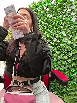 Isabella 21x online show from December 2024 12:38:01 PM