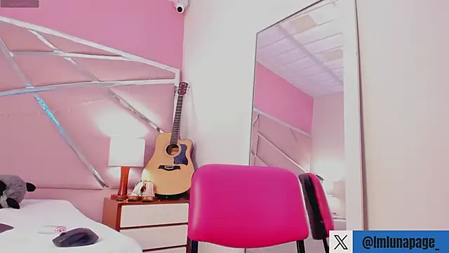 Lunapage online show from February 2025 05:16:01 PM