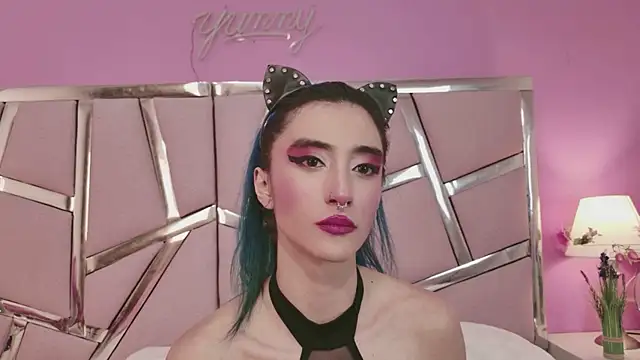 Lunapage online show from October 2025 08:17:02 PM