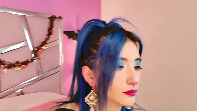 Lunapage online show from October 2025 08:44:01 PM