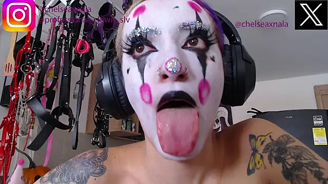 Snapshot of Eloise-brown chatting on October 2025 06:41:02 PM Eloise-brown online show from October 2025 06:41:02 PM