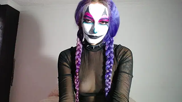 Snapshot of Eloise-brown chatting on November 2025 07:23:02 PM Eloise-brown online show from November 2025 07:23:02 PM