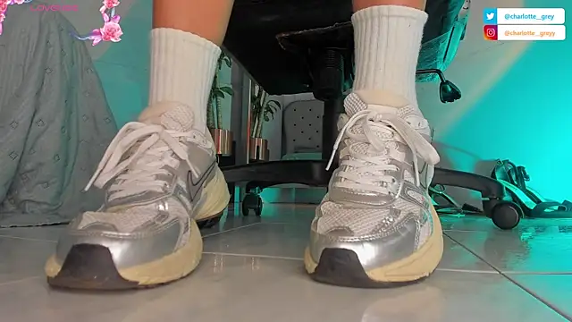 charlotte  grey online show from October 2025 07:48:02 PM