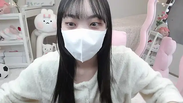 momo room online show from January 2025 04:04:01 AM