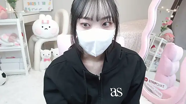 momo room online show from January 2025 09:01:01 AM