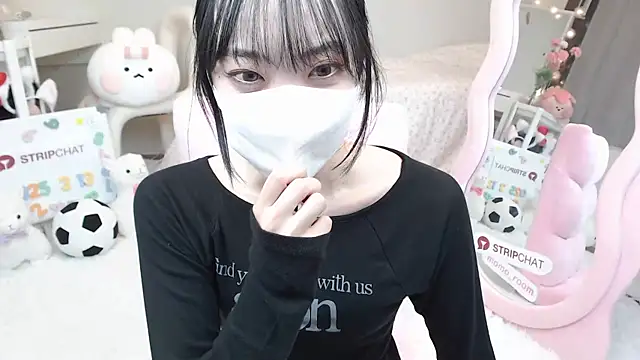 momo room online show from March 2025 01:29:01 PM