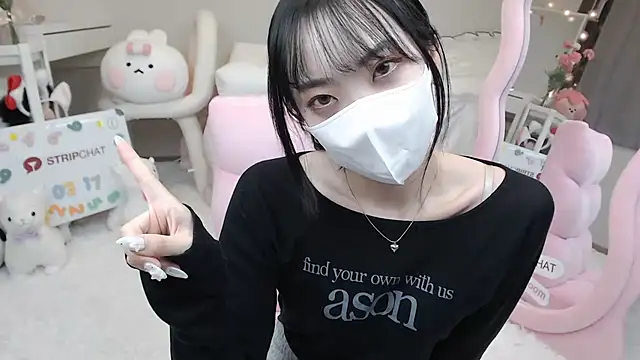 momo room online show from March 2025 10:38:01 AM